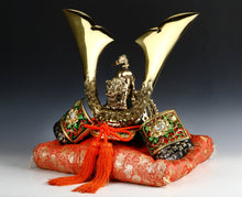 Large Japanese Samurai Kabuto Helmet: Metal Display Decor