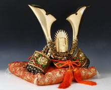 Massive Japanese Samurai Helmet -Buddhism Kabuto- with a cushion Super Rare
