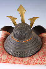 Vintage Japanese Samurai Kabuto Helmet  Kusunoki Masashige Silver Display