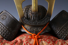 Vintage Japanese Samurai Kabuto Helmet  Kusunoki Masashige Silver Display