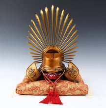 Authentic Japanese Massive Samurai Display Helmet -Hideyoshi's Kabuto- with a mask Rare Color Tsushima