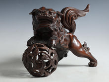Old Japanese Legendary Leo Small Bronze Figure Good Atmosphere Komainu Tsushima