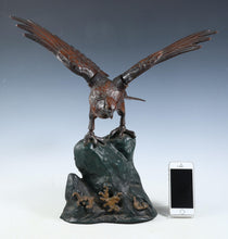 Japanese Bronze Hawk -Room Guardian Sculpture- Great Takaoka Product