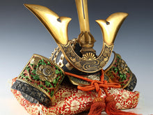 Japanese Beautiful Samurai Helmet  -Kusunoki Masashige Kabuto- with a cushion