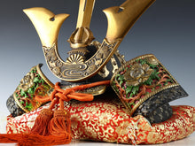 Japanese Beautiful Samurai Helmet  -Kusunoki Masashige Kabuto- with a cushion
